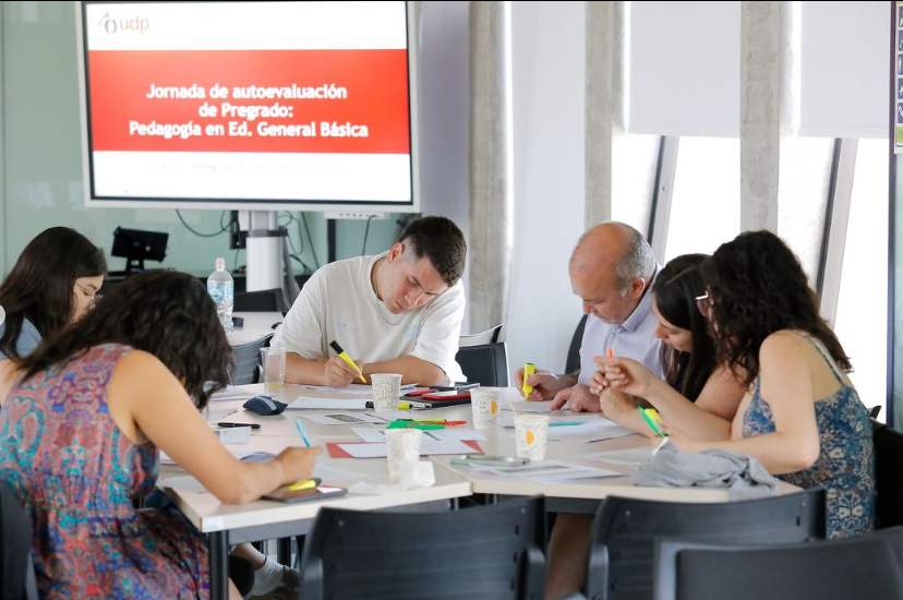 La carrera de Pedagogía en Educación General Básica UDP realizó jornada ...